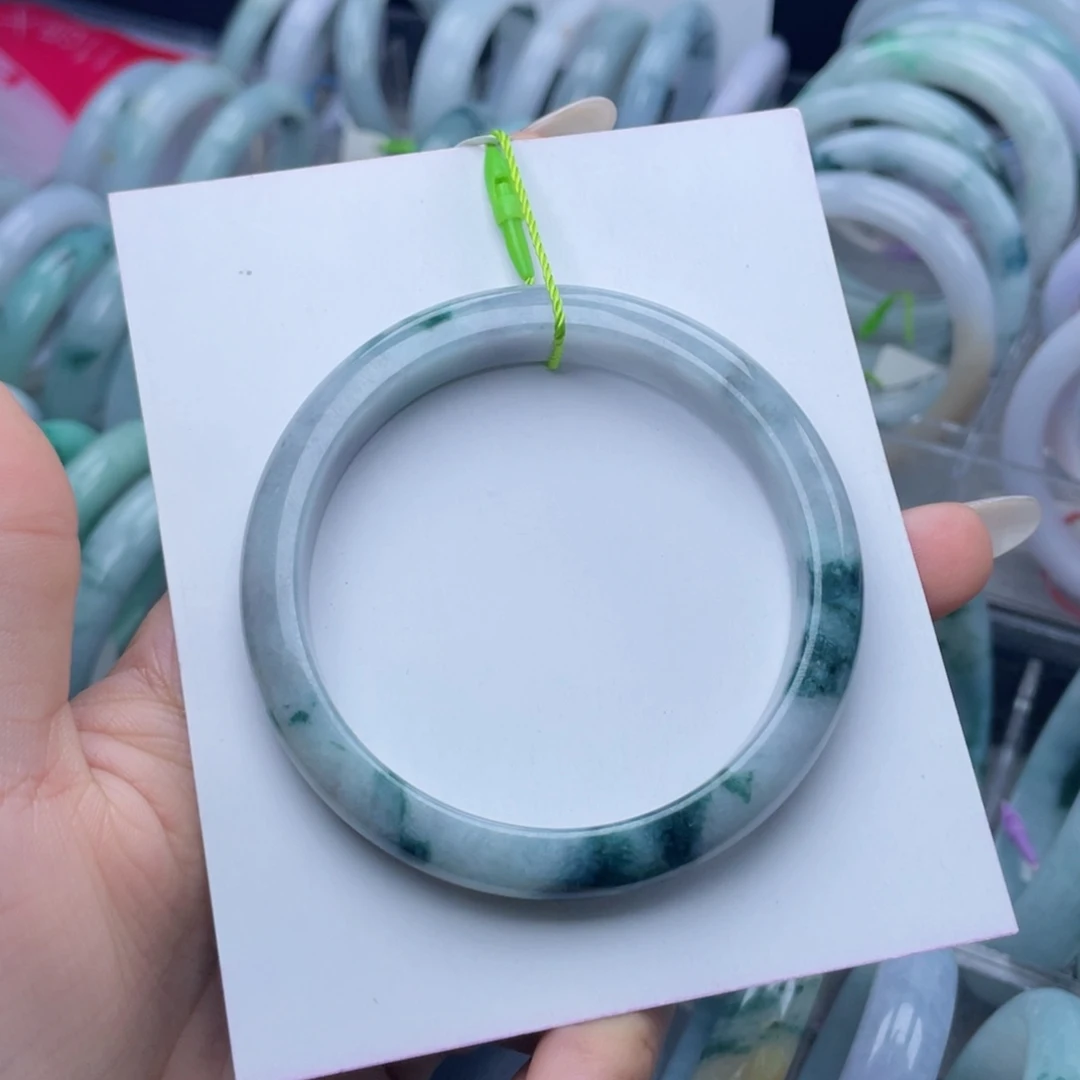 翡翠未镶嵌手镯58.6圈