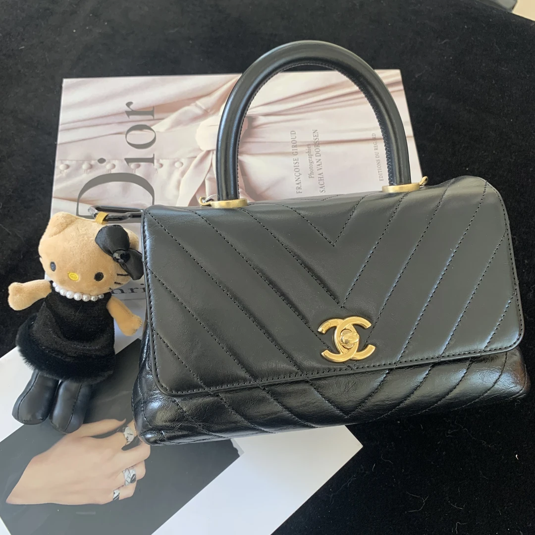 95新 Chanel/香奈儿 黑金小号coco handle斜挎包