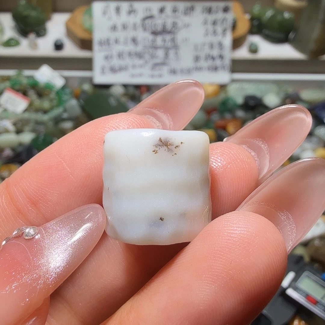 和田玉未镶嵌珠宝奇石