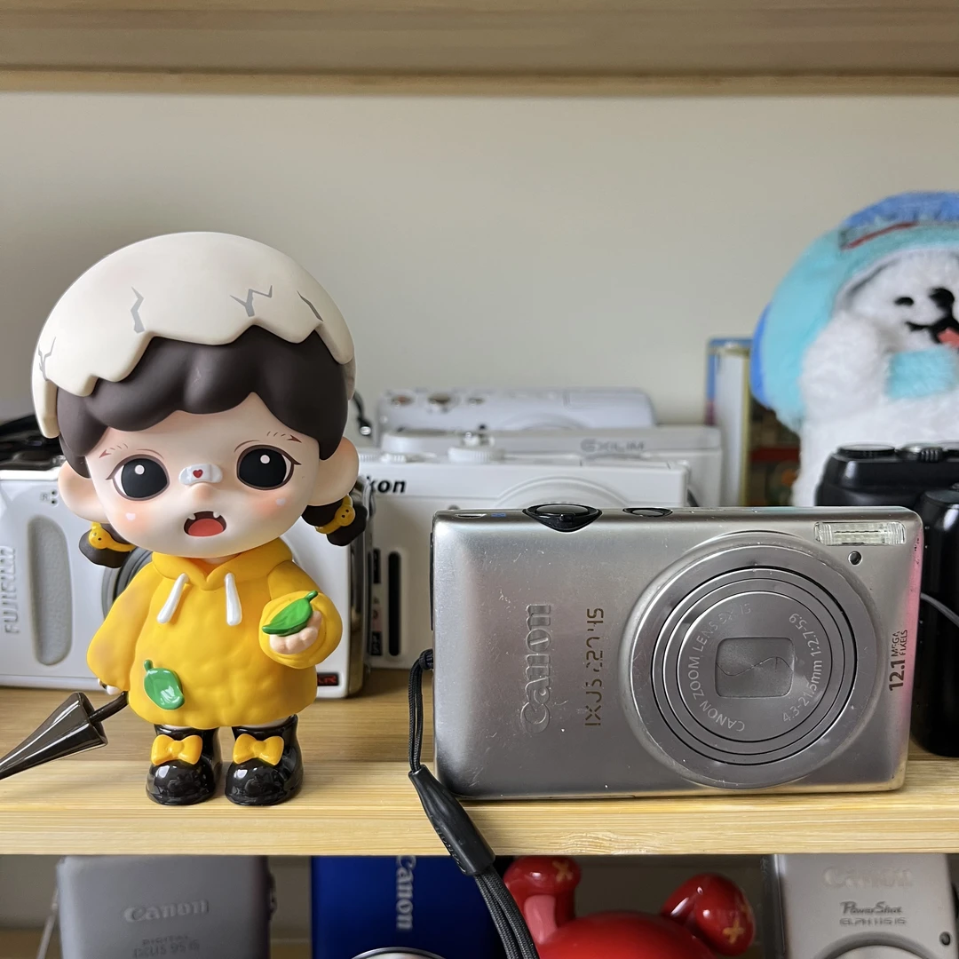 9新  佳能ixus220hs  网红款 带实况 礼盒装成色如图配件齐