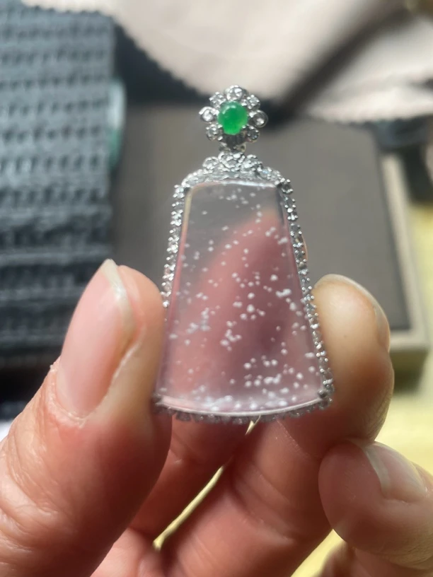 18k金镶雪花棉无事牌