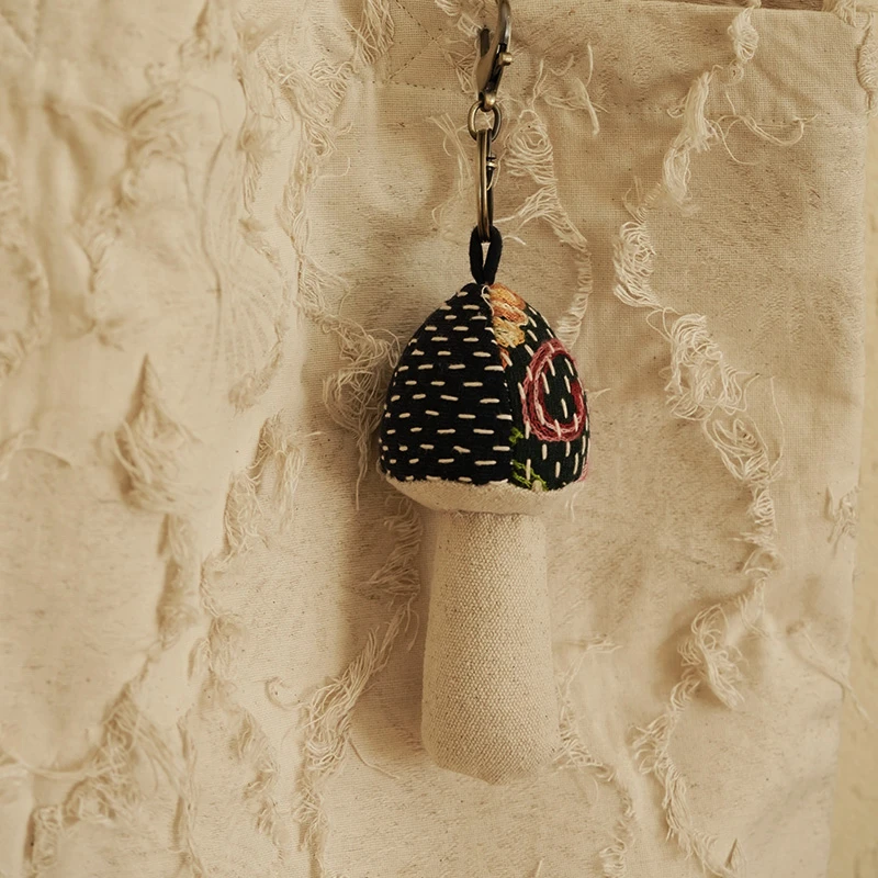 钟声刺绣 全手工缝制 百搭古风可爱蘑菇形拼布密密缝布艺装饰挂件