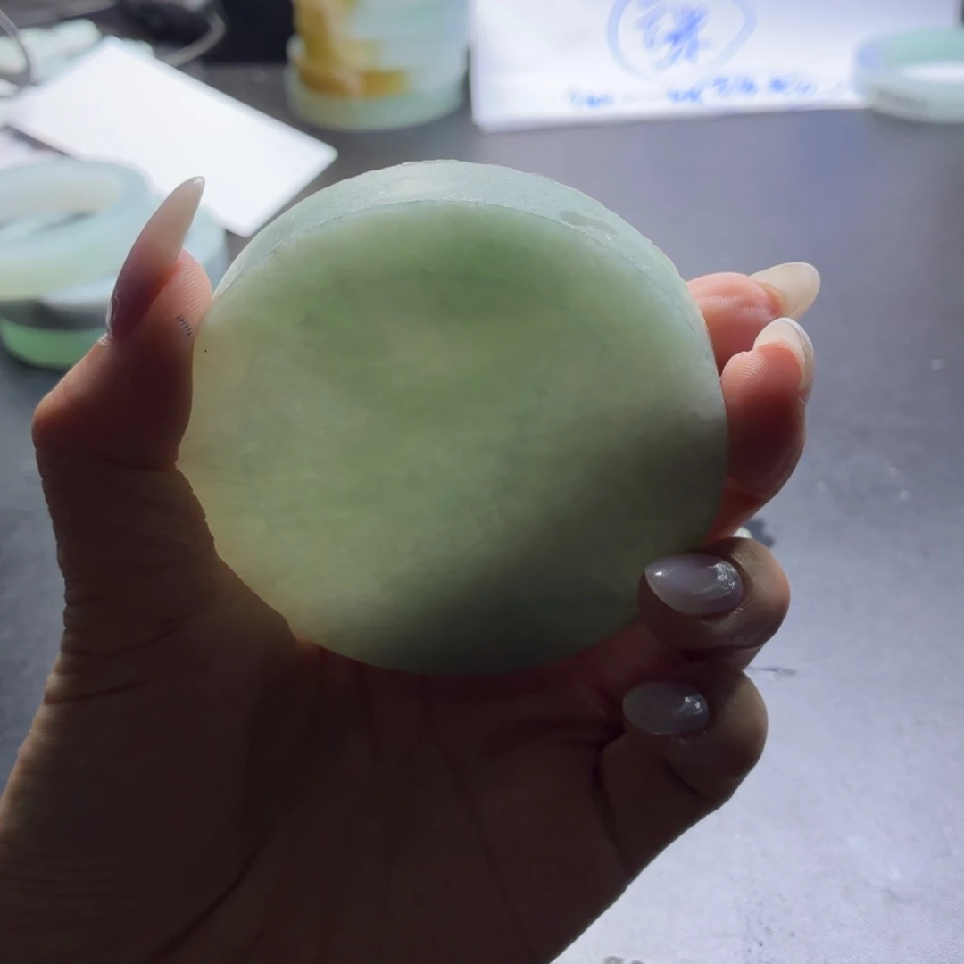 辣***椒定制翡翠未镶嵌翡翠手镯