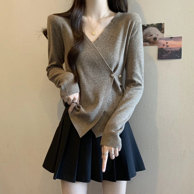 大码交叉不规则V领长袖T恤女春秋新款胖mm宽松显瘦遮肉正肩上衣女