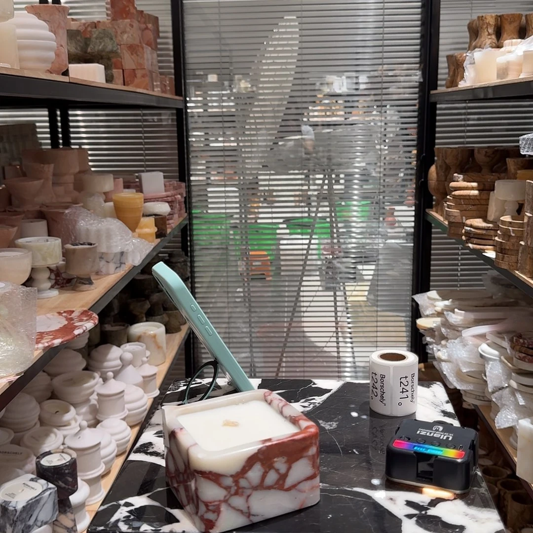 大理石t239。   关机。   有手感