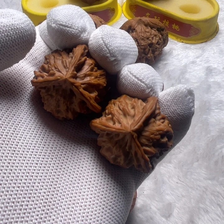 把件桃核盘山三棱