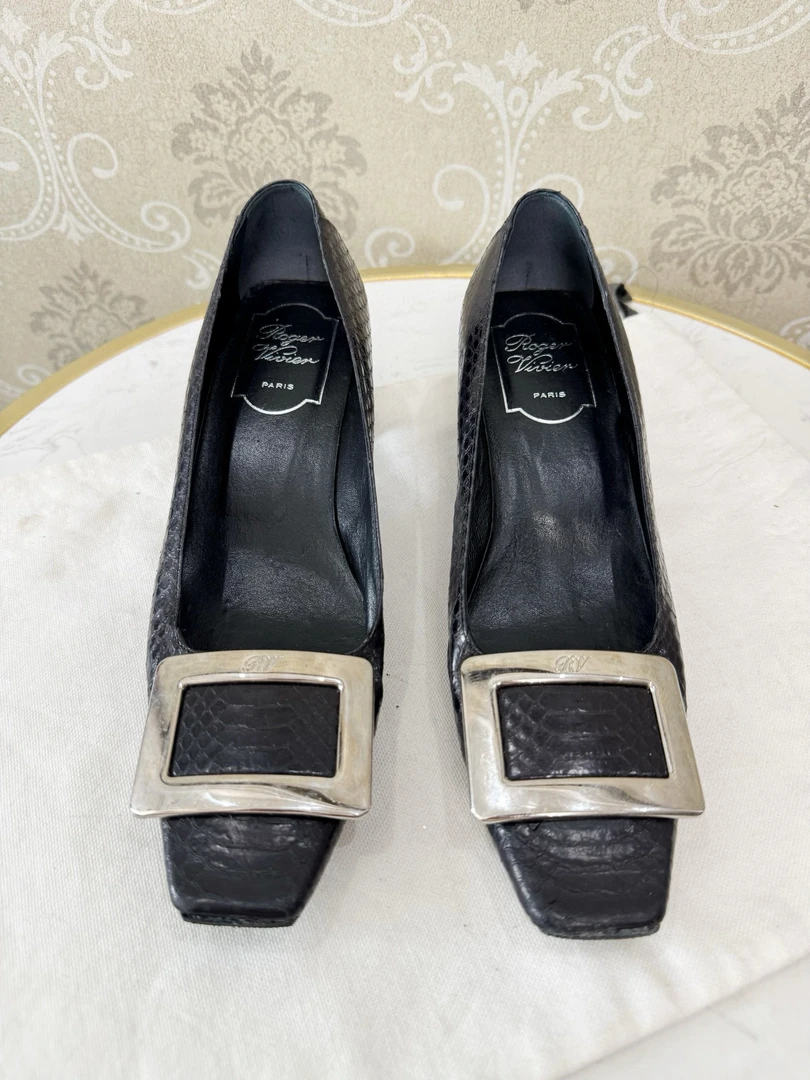 99新 Roger Vivier/罗杰·维威耶 Roger Vivier RV方扣单鞋 35.5码