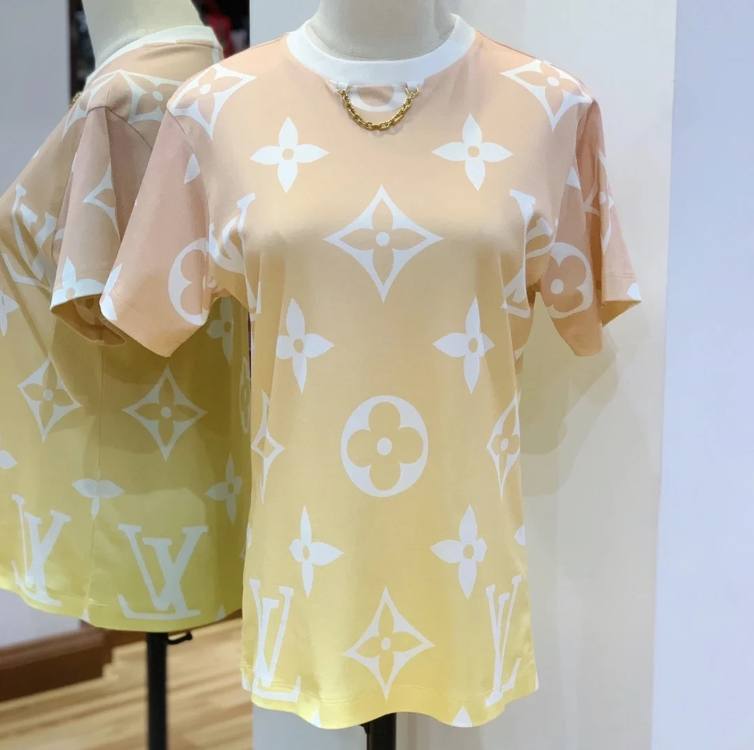 99新 LouisVuitton/路易威登  满印logo渐变短袖T恤 M码