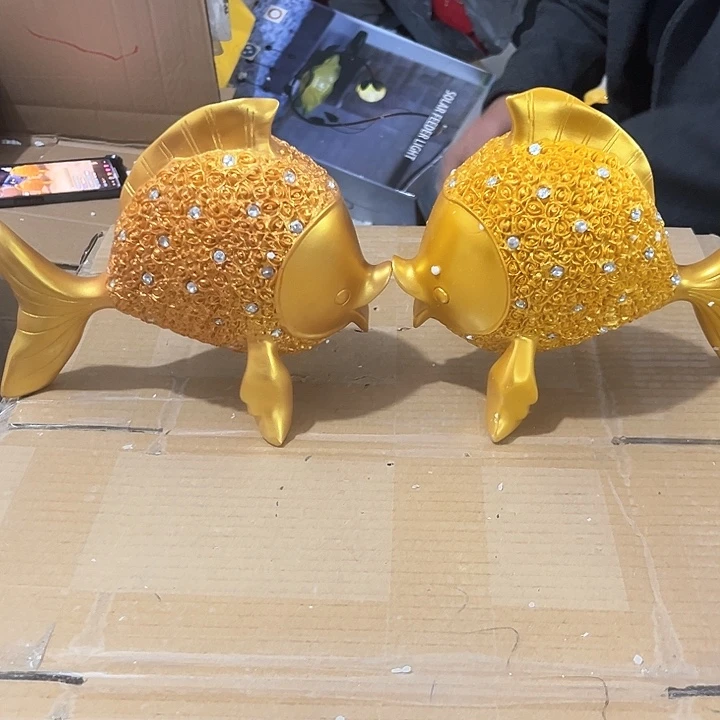 树脂树脂材质花花瓶瓶罐罐等等大金鱼