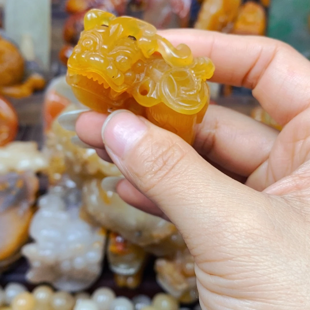 石英质玉（黄龙玉）未镶嵌吊坠(不含链)