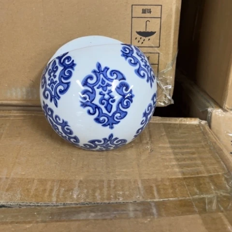 瓶阳**蓟瑕疵瓷片处理不退不换。。。。。。。。。。。