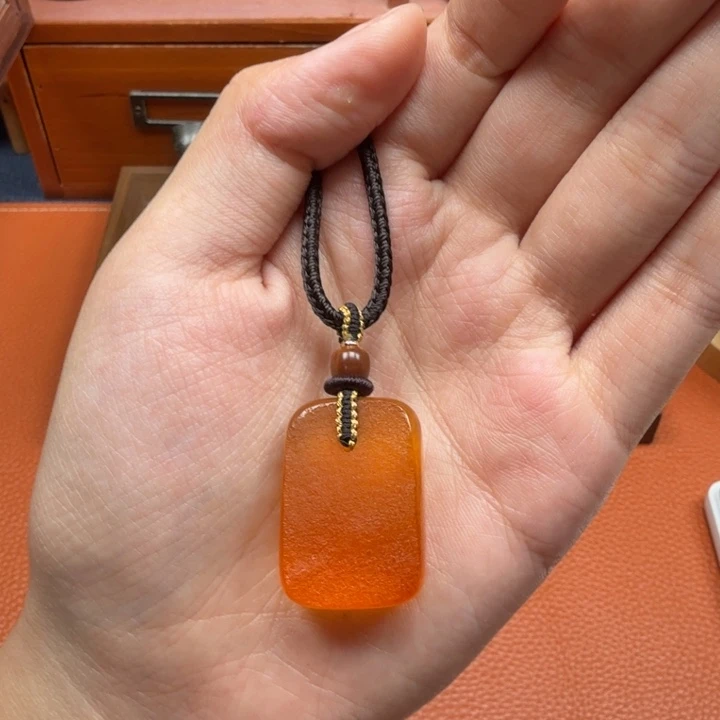 蜜蜡未镶嵌吊坠(赠链)