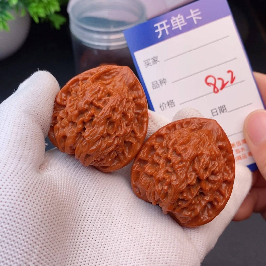 文玩核桃把件41红狮子822