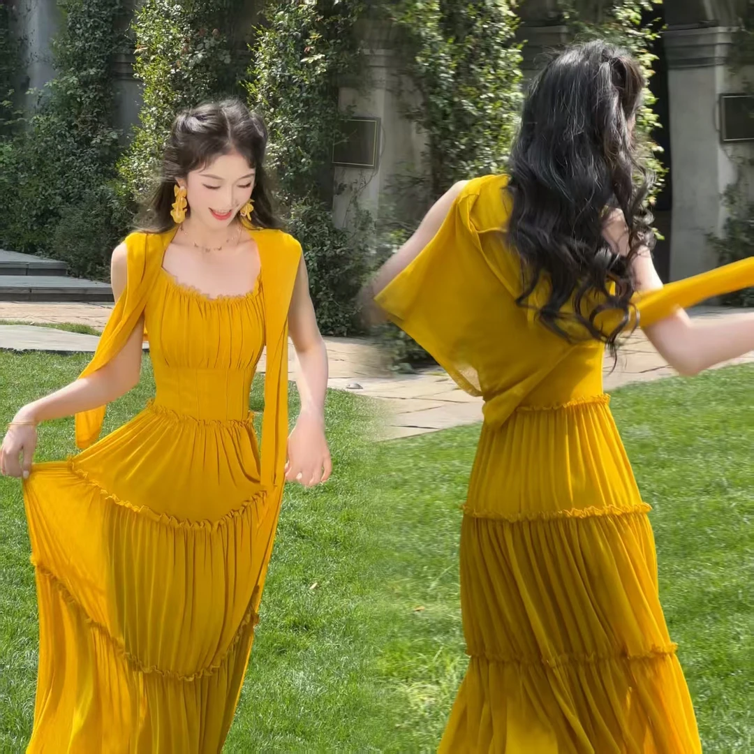 是百亿呀【日光妮可】黄色吊带连衣裙开衫多巴胺度假长裙套装两件套