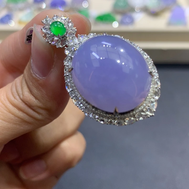 翡翠颈饰18K金镶嵌翡翠