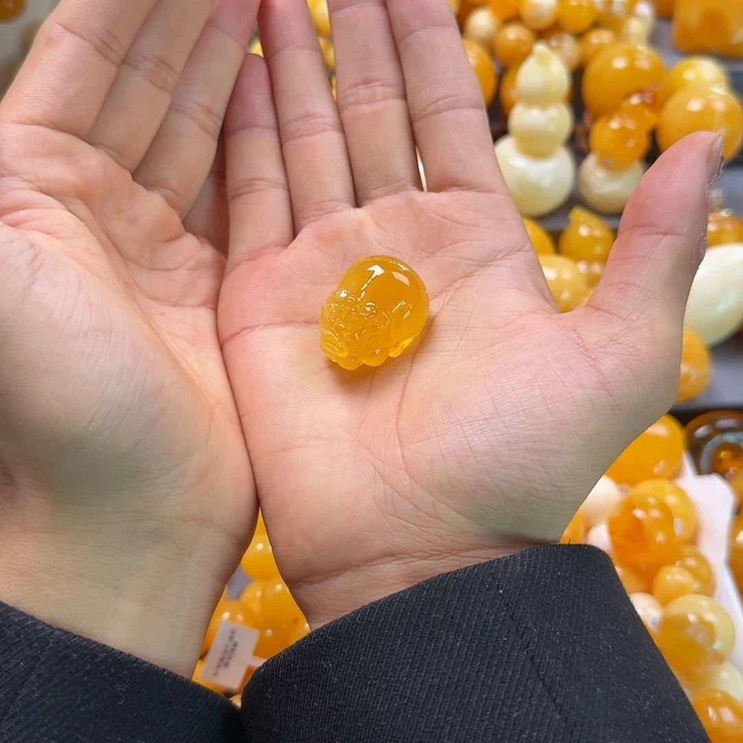 琥珀珠宝奇石未镶嵌