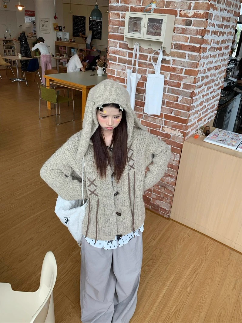 美式复古兔耳朵牛角扣连帽毛衣女秋冬2025新款慵懒风针织开衫外套