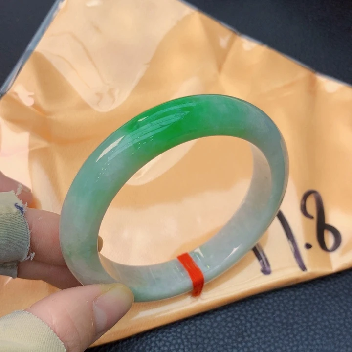 翡翠未镶嵌手镯翡翠手镯