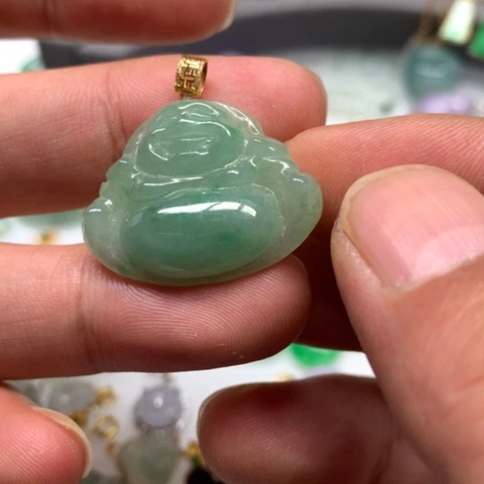 翡翠颈饰未镶嵌翡翠