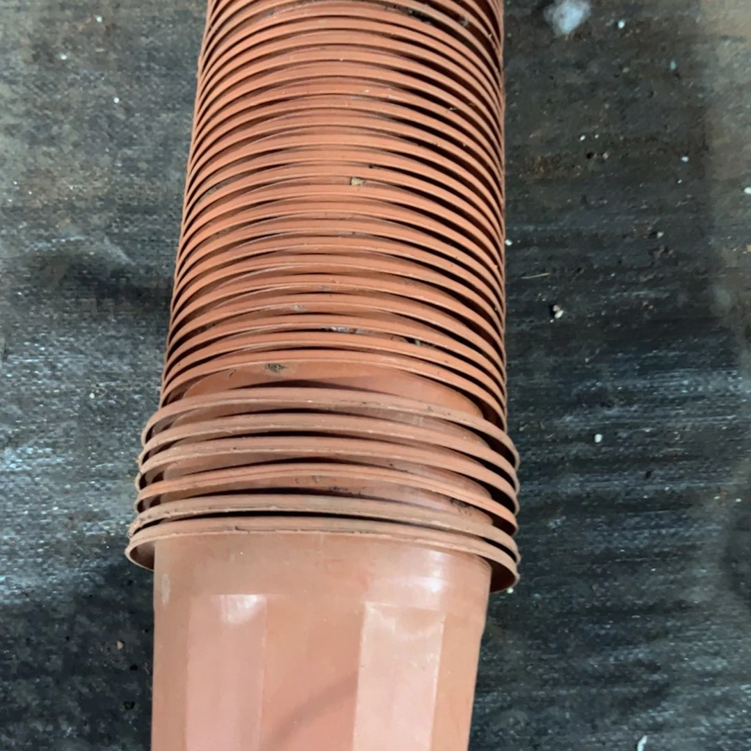 红砖盆15-16口径 12高 46个