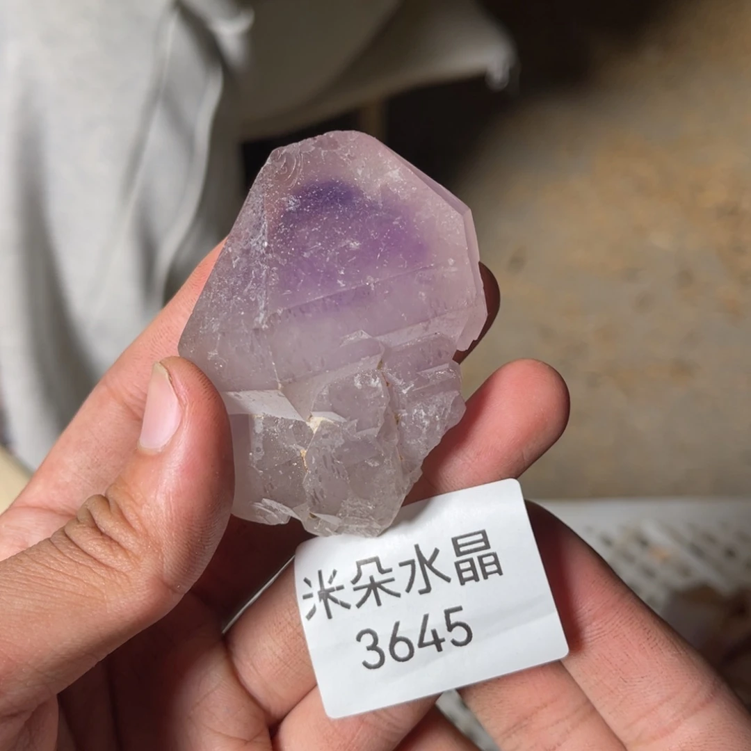 自***姐未镶嵌水晶珠宝半成品