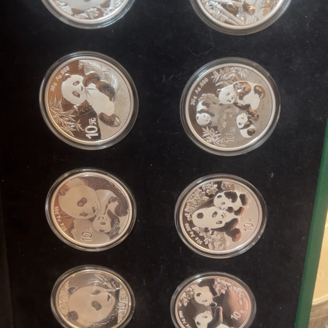 纯银2017-2026熊猫币大全套带证书盒子