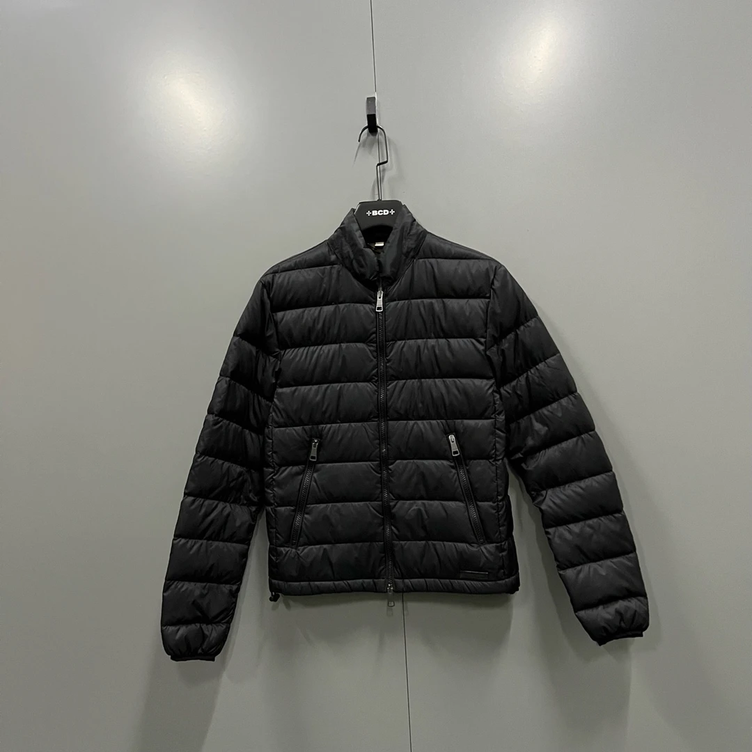 95新 BURBERRY/博柏利 (ll) 黑色羽绒服 XS码/206906