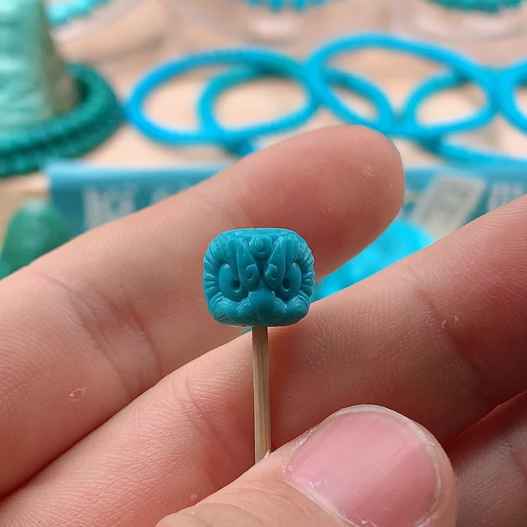 绿松石颈饰未镶嵌