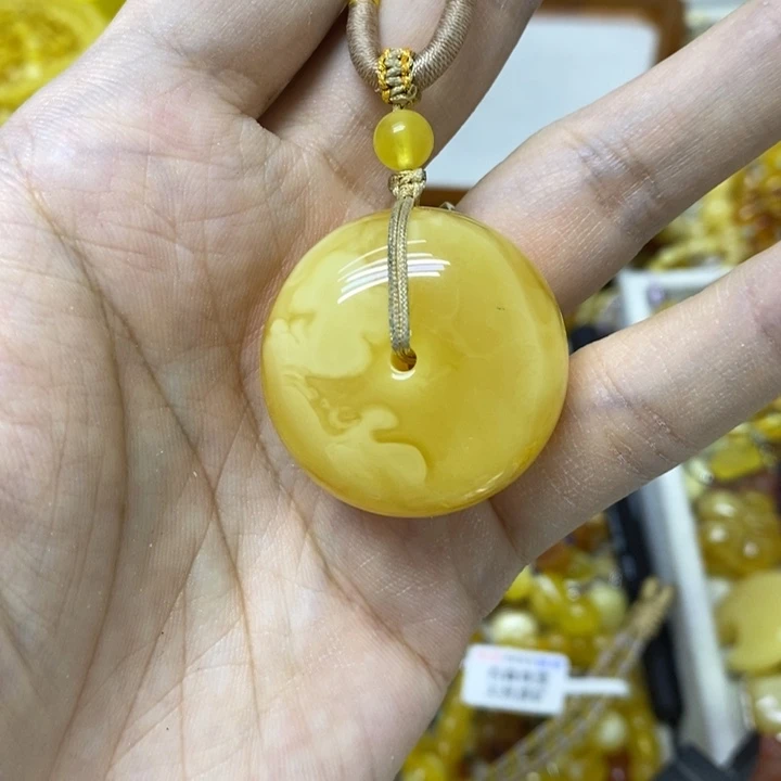 蜜蜡未镶嵌裸石吊坠