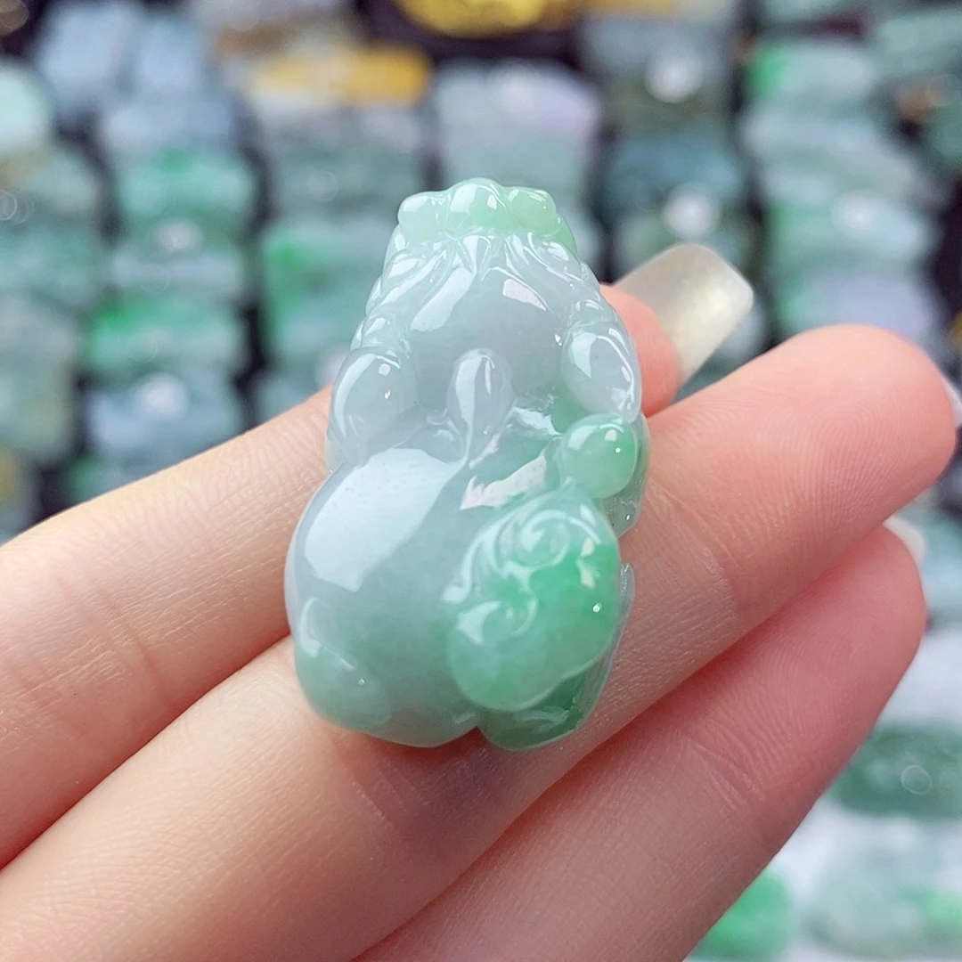 颈饰未镶嵌翡翠天然