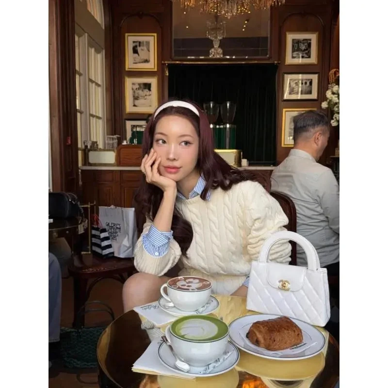 圆领针织套头绞花麻花长袖毛衣小马刺绣百搭女款秋冬