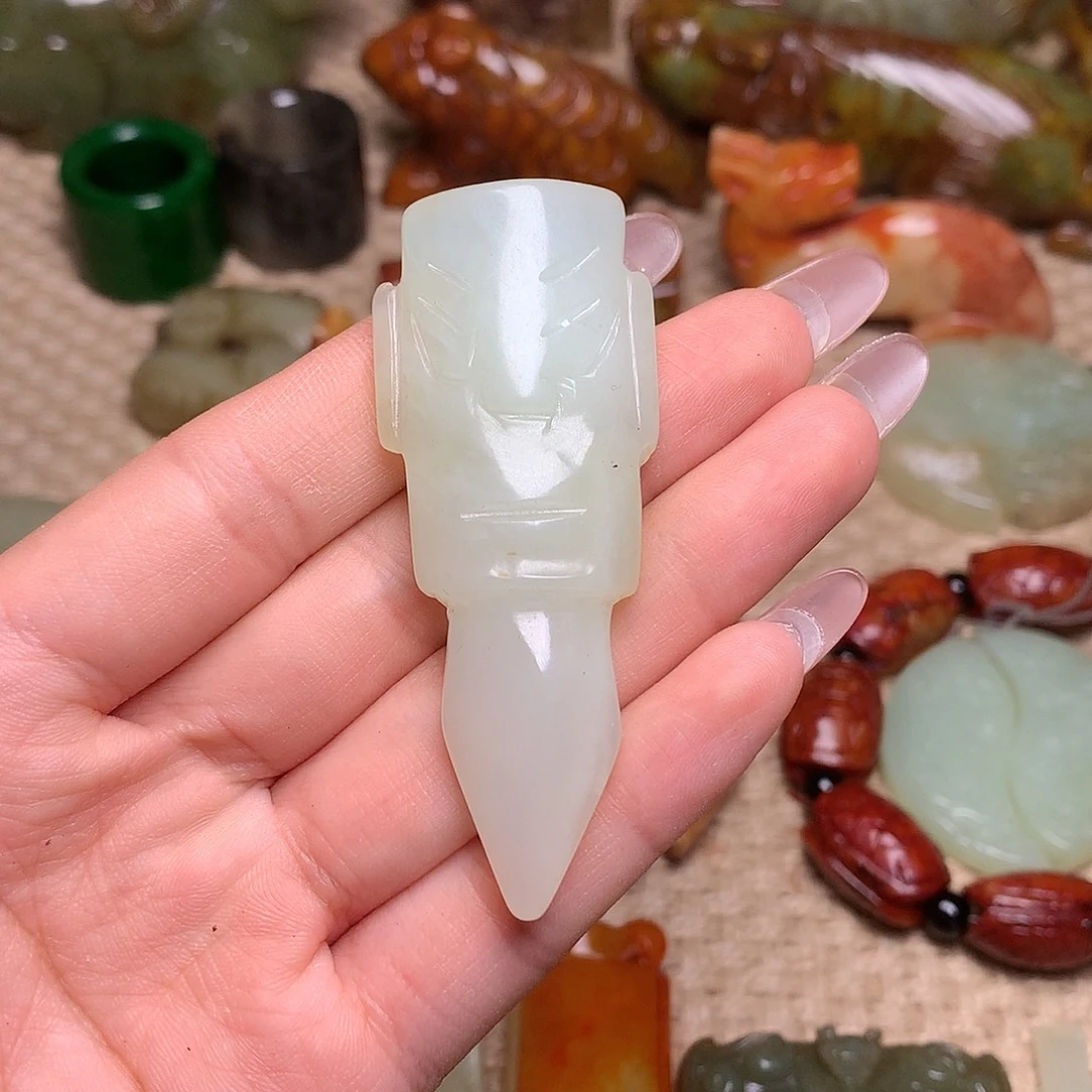 蛇纹石玉未镶嵌颈饰