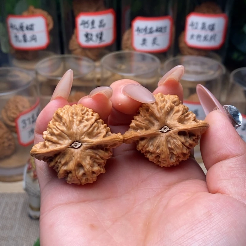 【闪购商品】文玩核桃把件ゞ****赵40关关……