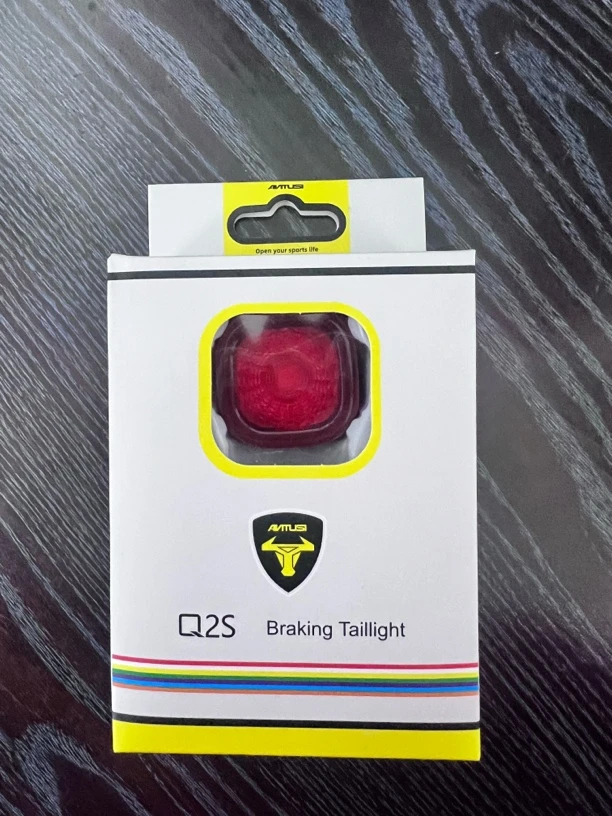 Antusi智能感应尾灯