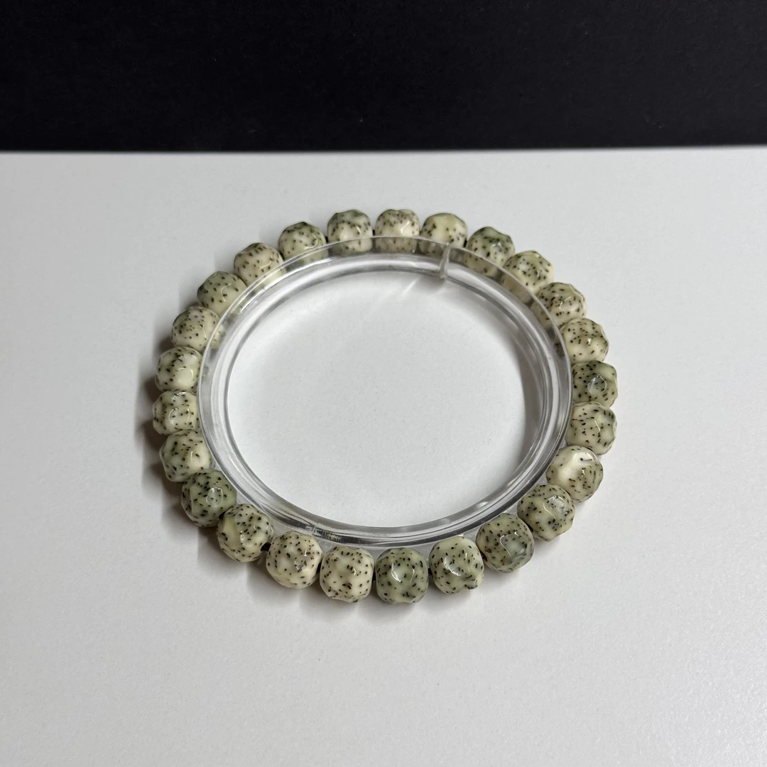 星月菩提石玉料9改凹面无相单圈手串