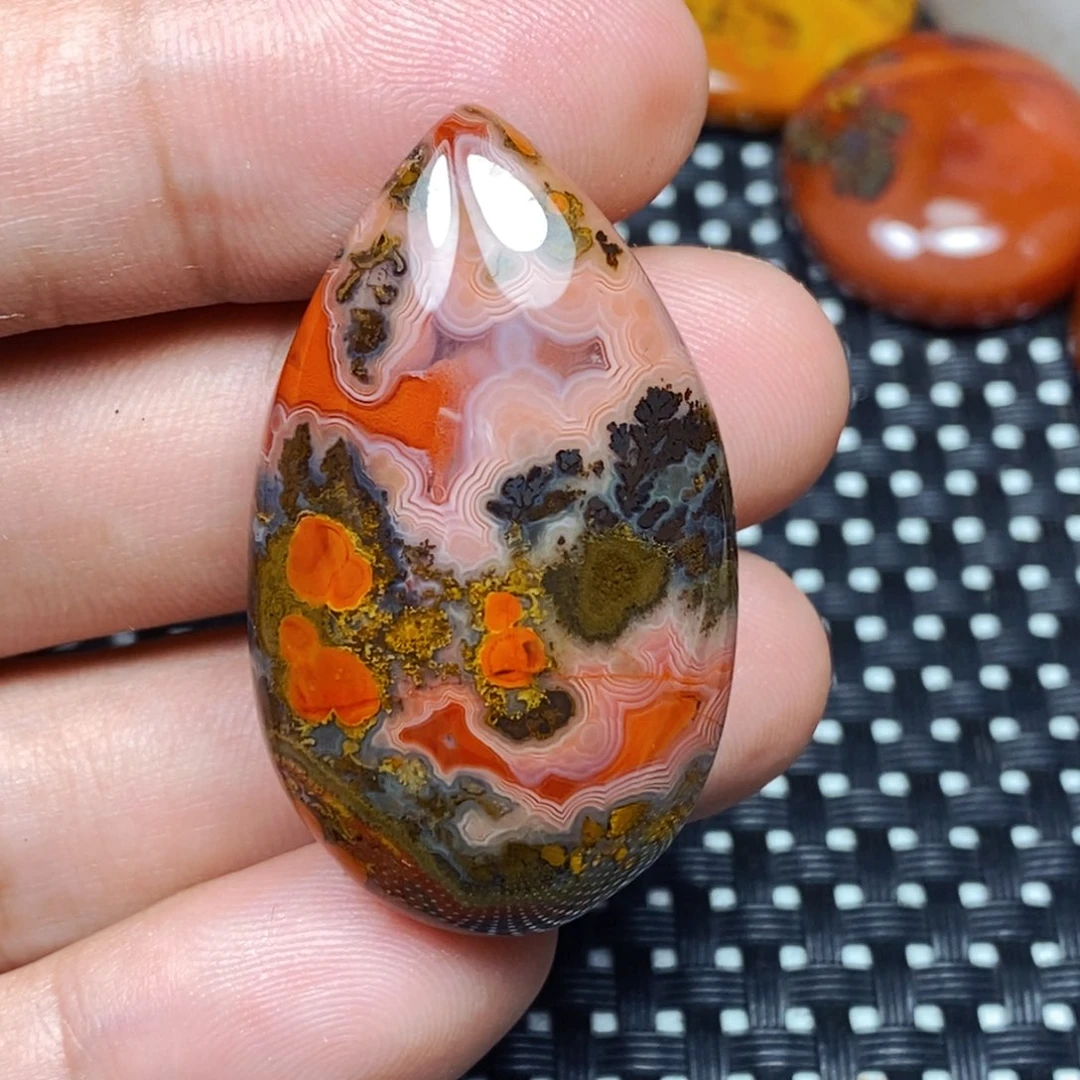 未镶嵌颈饰玛瑙/玉髓冲*