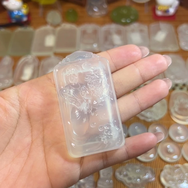 岫玉未镶嵌岫玉白冰挂件山水观音