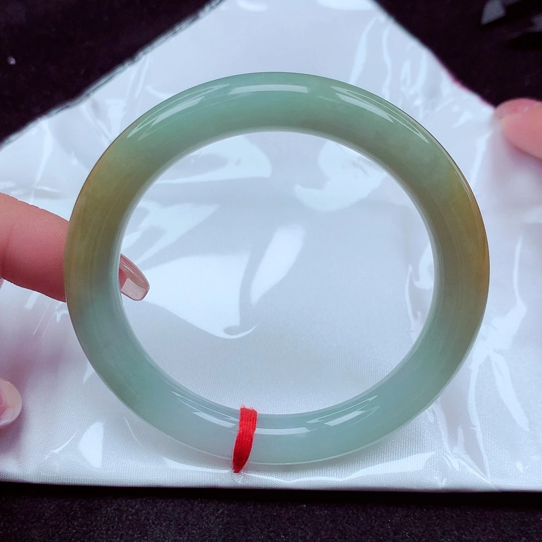 翡翠手镯未镶嵌天然缅甸