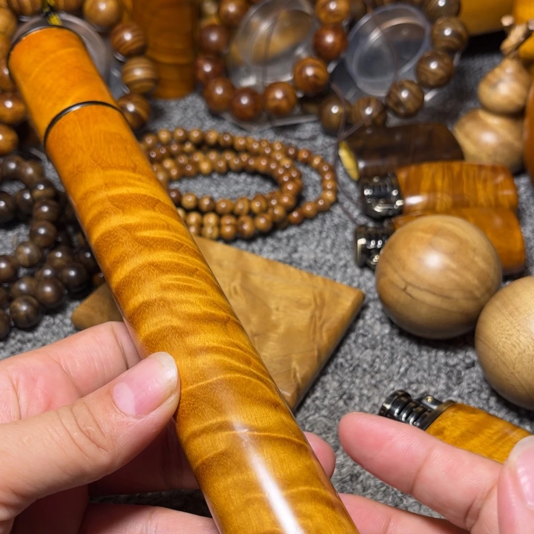 金丝楠龙胆纹香筒