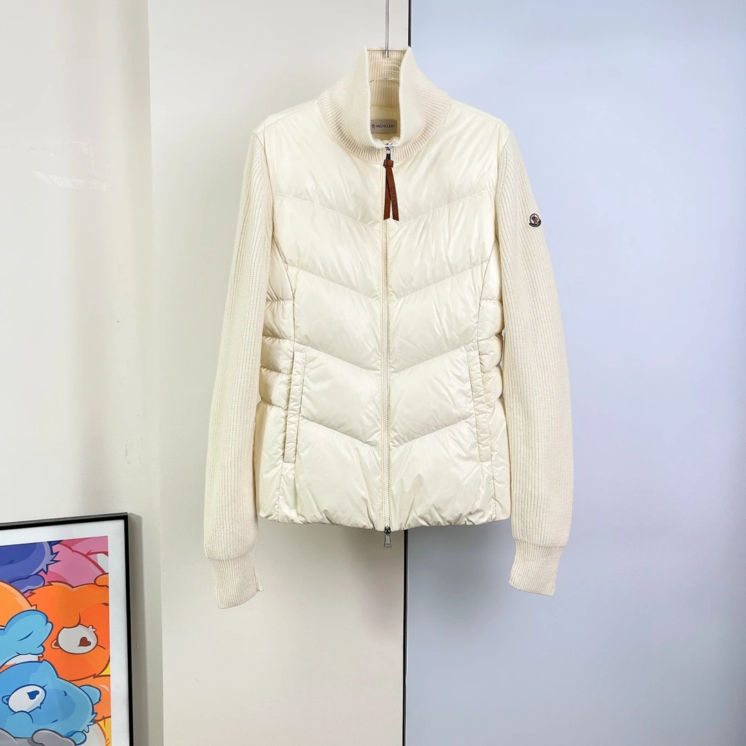 99新 MONCLER 针织拼接羽绒服/M码/Xspr3845