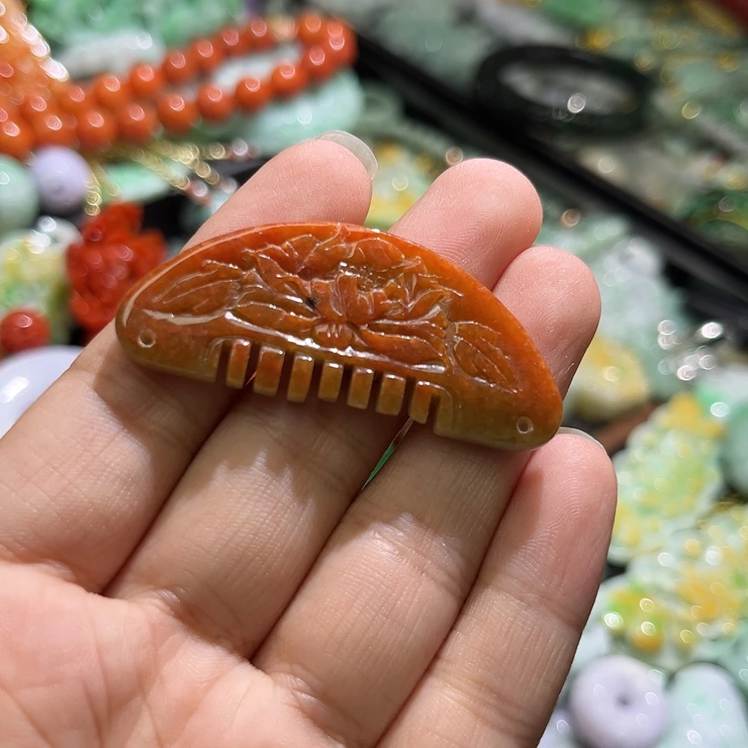 翡翠未镶嵌颈饰待编织