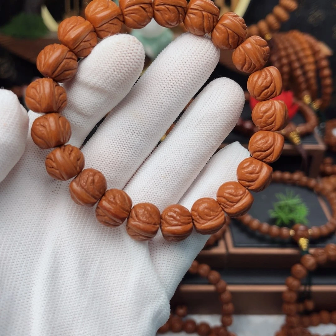 吊坠桃核13玉龙脊手串