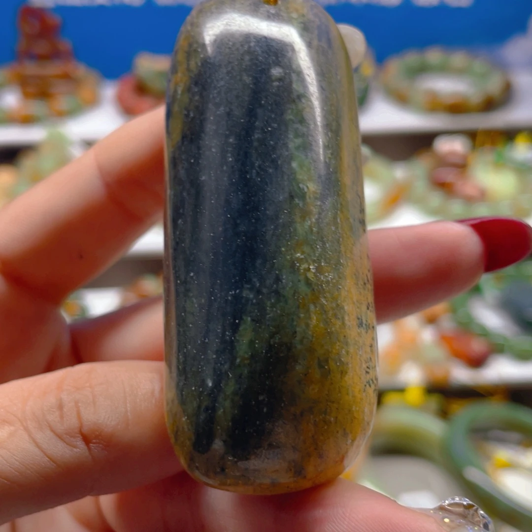 未镶嵌透闪石质玉把件