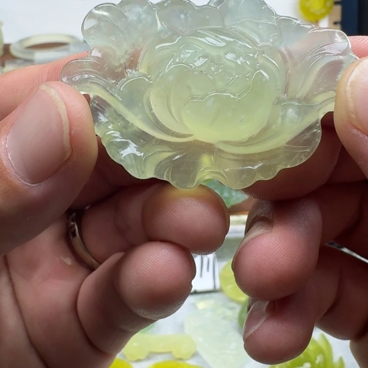 未镶嵌蛇纹石玉颈饰