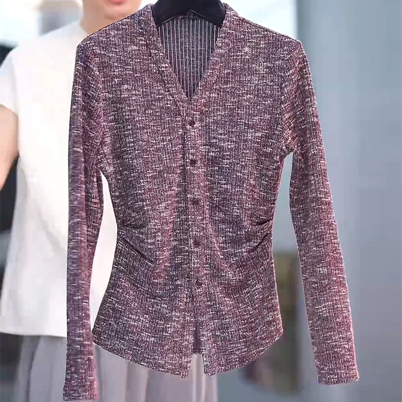 2025年秋季气质V领设计感长袖针织开衫女新款显瘦遮肉百搭上衣