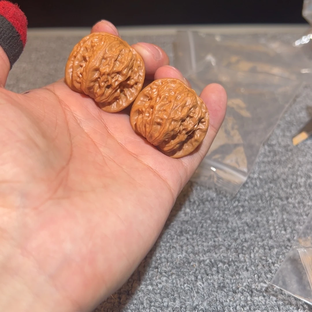 文玩核桃吊坠野狼 39