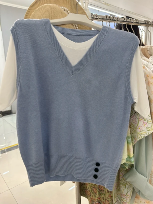 韩系V领拼接显瘦冰丝上衣