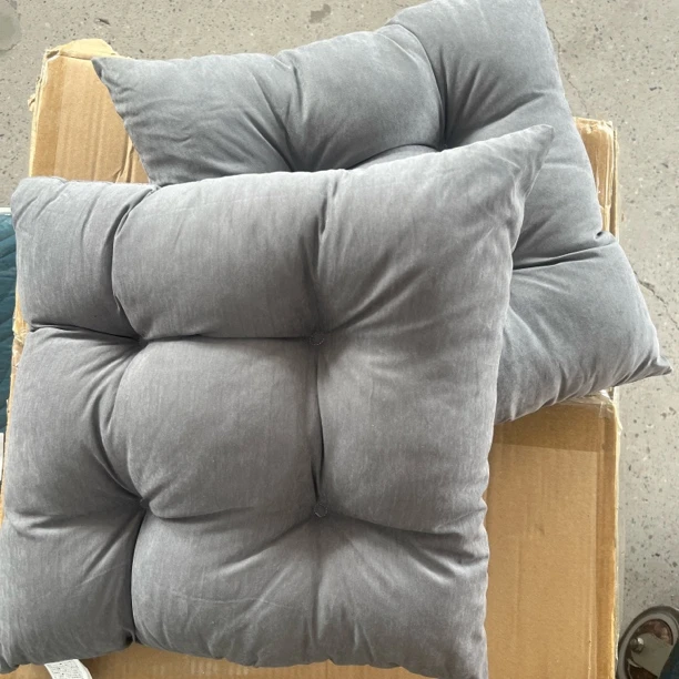 《小徐》约40*40灰色加厚坐垫发一对