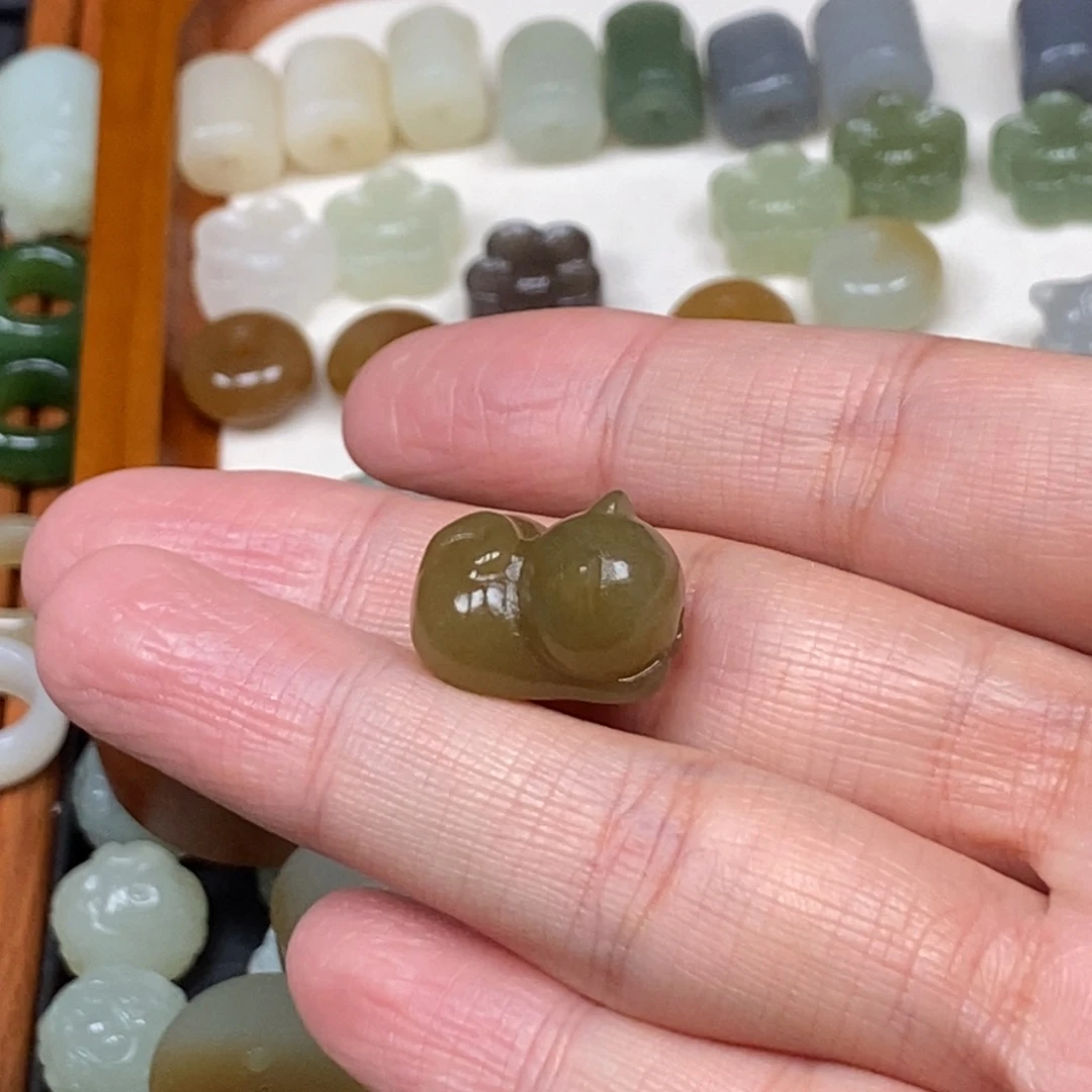 霞***宝和田玉未镶嵌颈饰