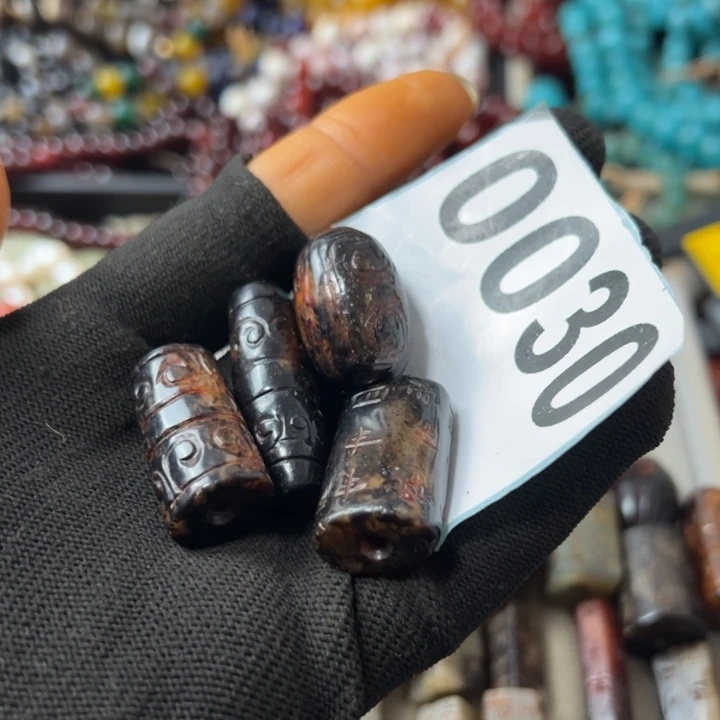 未镶嵌和田玉（糖玉）手链丫****芦